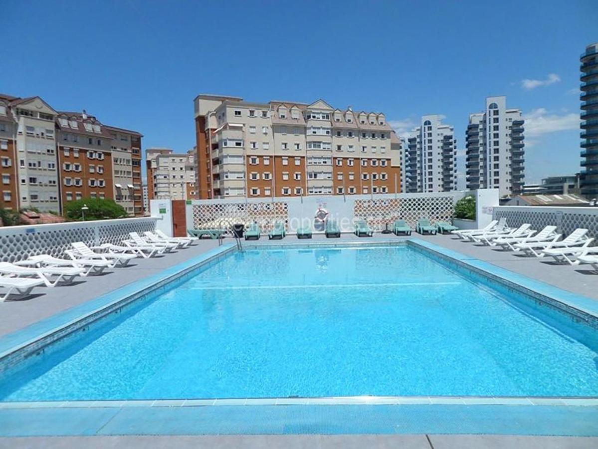 Ocean Heights Apartment ยิบรอลตาร์ ภายนอก รูปภาพ